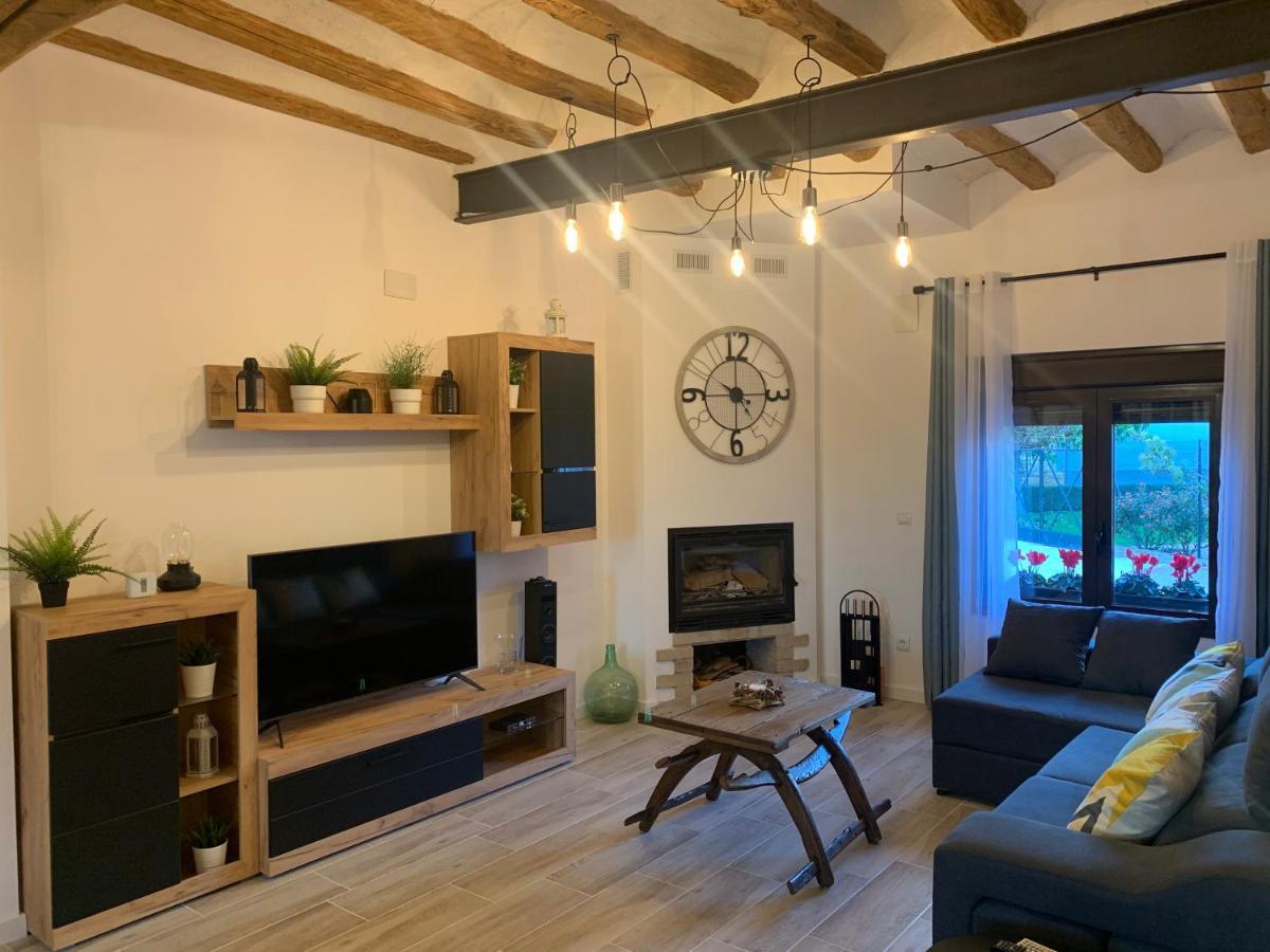 Alojamiento Con Amplio Salon Y Chimenea. Lägenhet Valverde  Exteriör bild