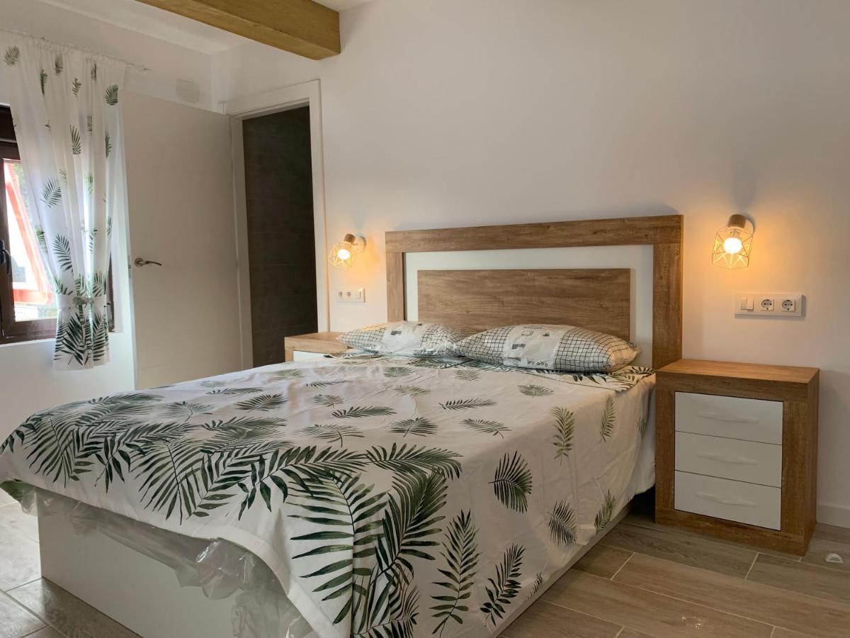 Alojamiento Con Amplio Salon Y Chimenea. Lägenhet Valverde  Exteriör bild