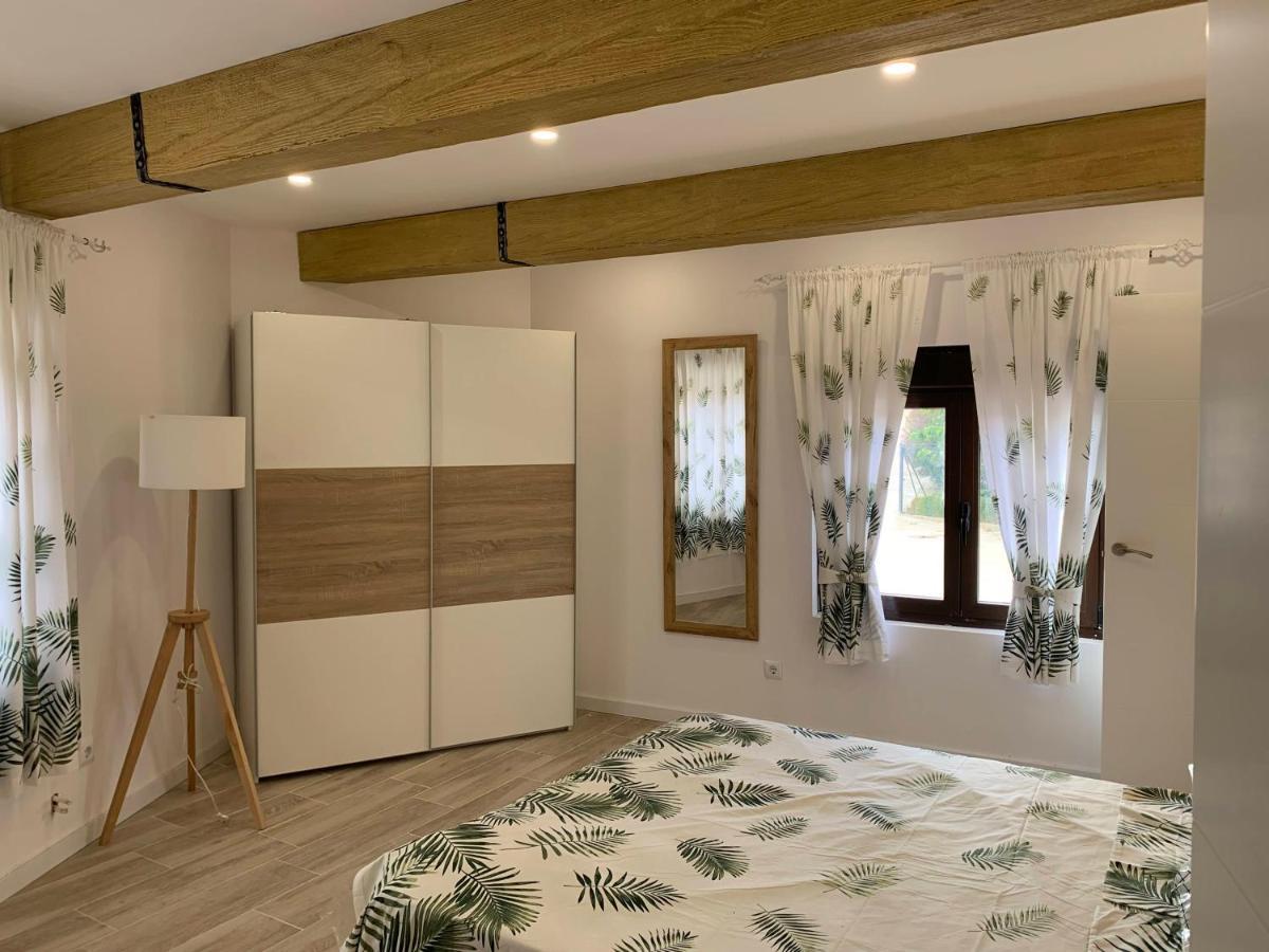 Alojamiento Con Amplio Salon Y Chimenea. Lägenhet Valverde  Exteriör bild