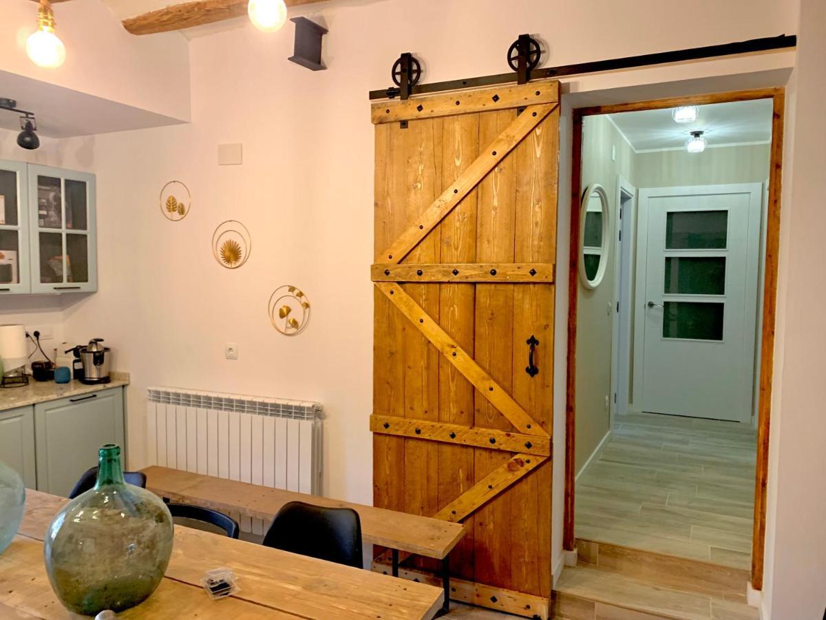 Alojamiento Con Amplio Salon Y Chimenea. Lägenhet Valverde  Exteriör bild