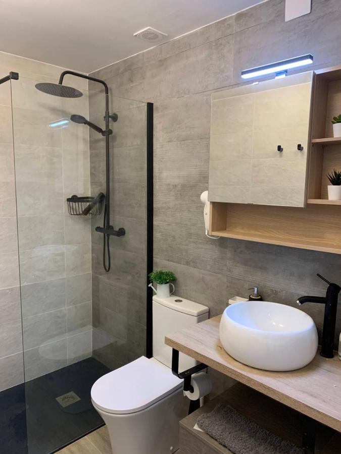 Alojamiento Con Amplio Salon Y Chimenea. Lägenhet Valverde  Exteriör bild