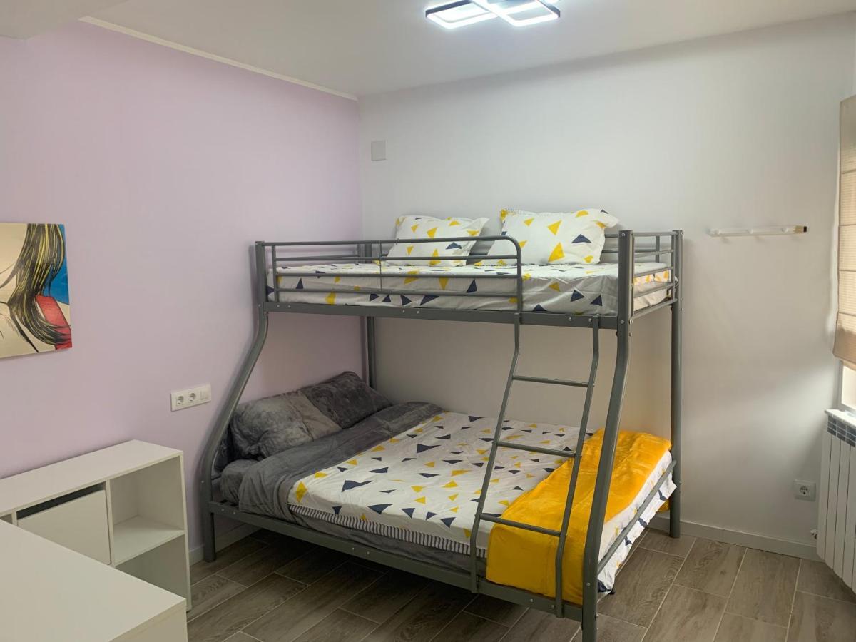 Alojamiento Con Amplio Salon Y Chimenea. Lägenhet Valverde  Exteriör bild